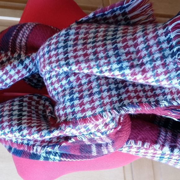 Source Unknown Accessories - Beautiful Scarf